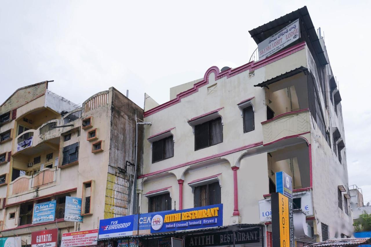 Spot On Sri Sai Lohith Lodge Near Snow World Secundurabad Eksteriør billede