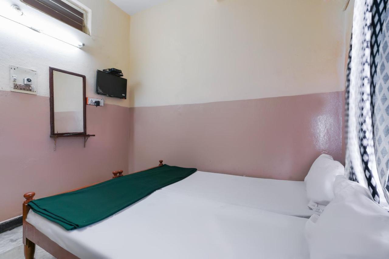 Spot On Sri Sai Lohith Lodge Near Snow World Secundurabad Eksteriør billede